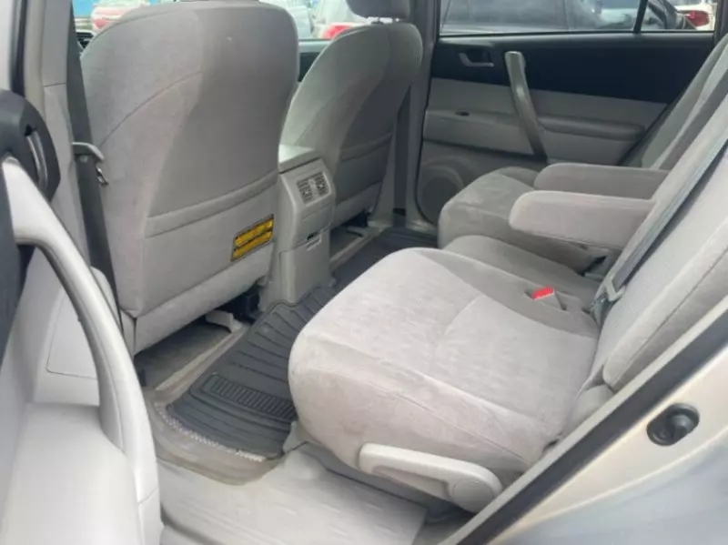 Toyota Highlander   - 2010