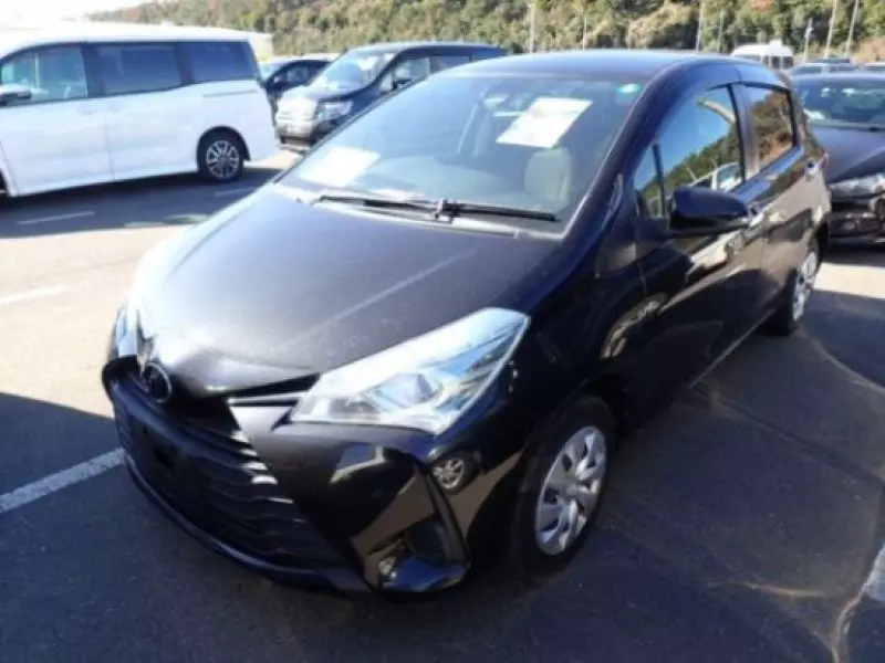 Toyota Vitz   - 2018