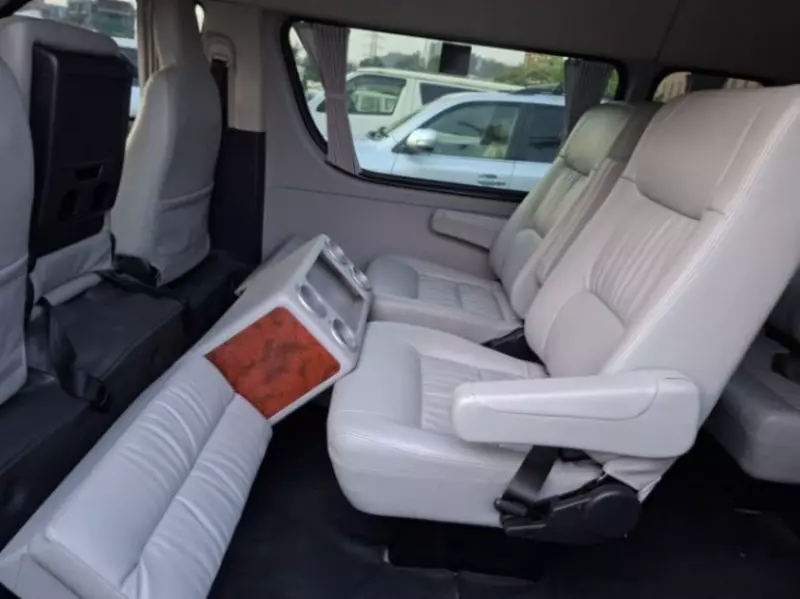 Toyota Hiace   - 2018