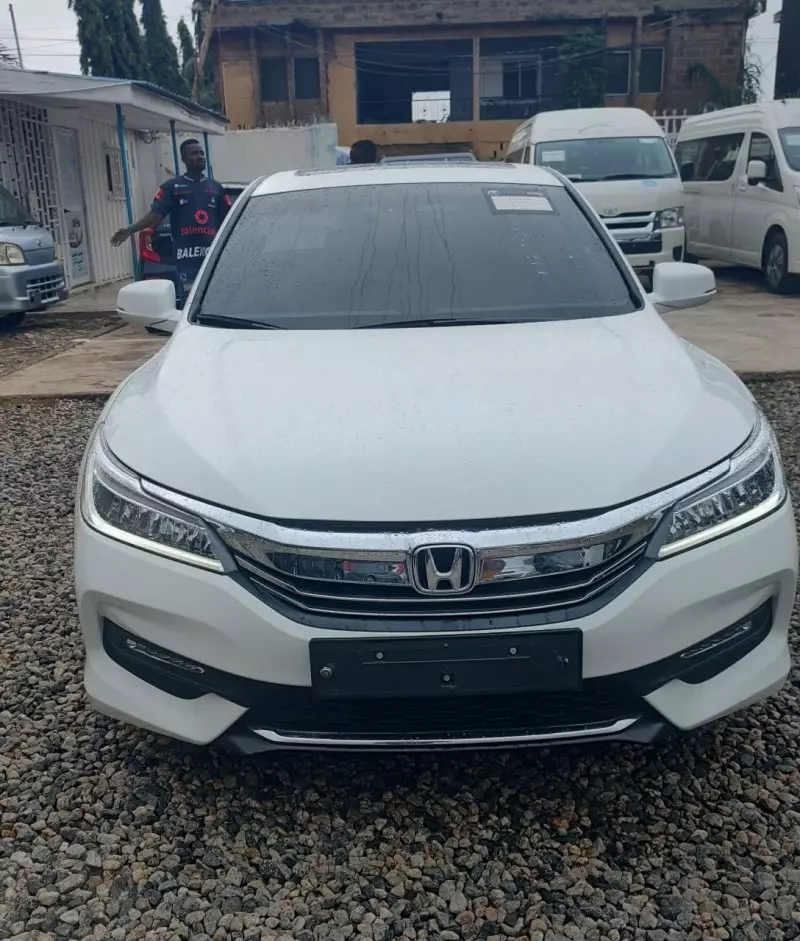 Honda Accord   - 2018