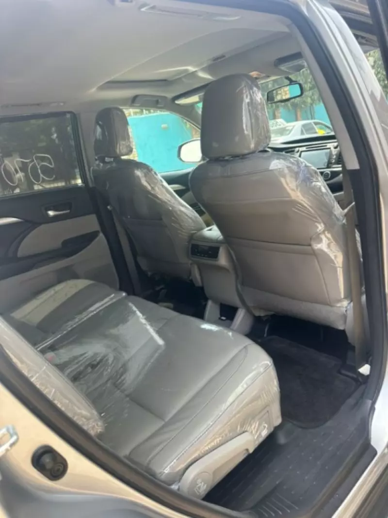TOYOTA Highlander   - 2016