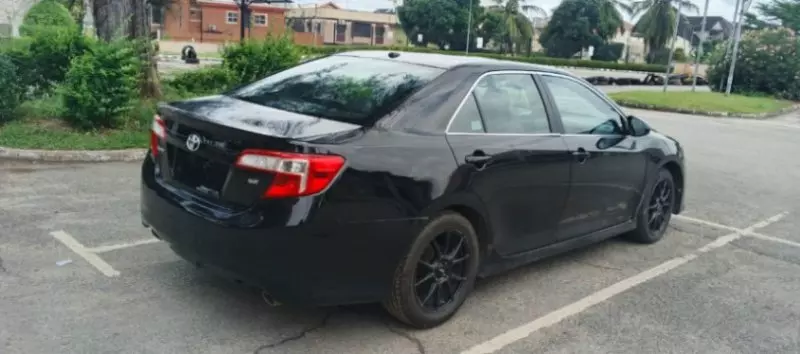 TOYOTA Camry   - 2012