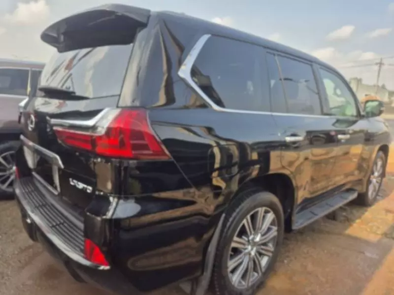 Lexus LX 570 - 2016