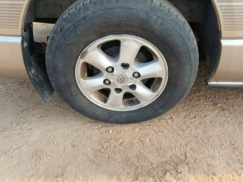 Toyota Hiace   - 2015