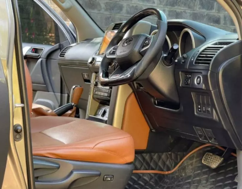 Toyota Land Cruiser   - 2012
