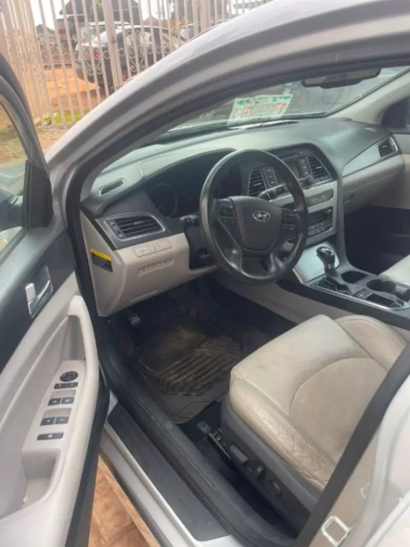 Hyundai Sonata   - 2015