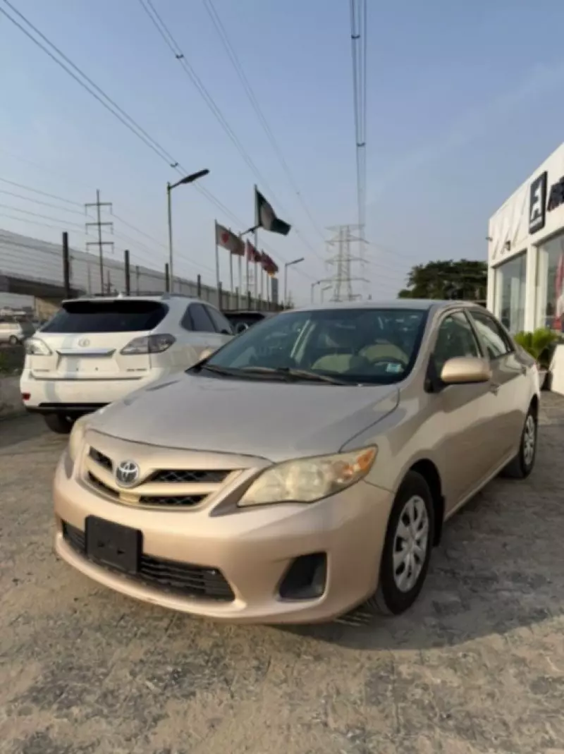 Toyota Corolla   - 2011