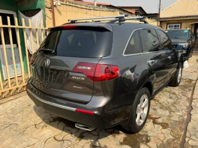 Acura MDX   - 2010