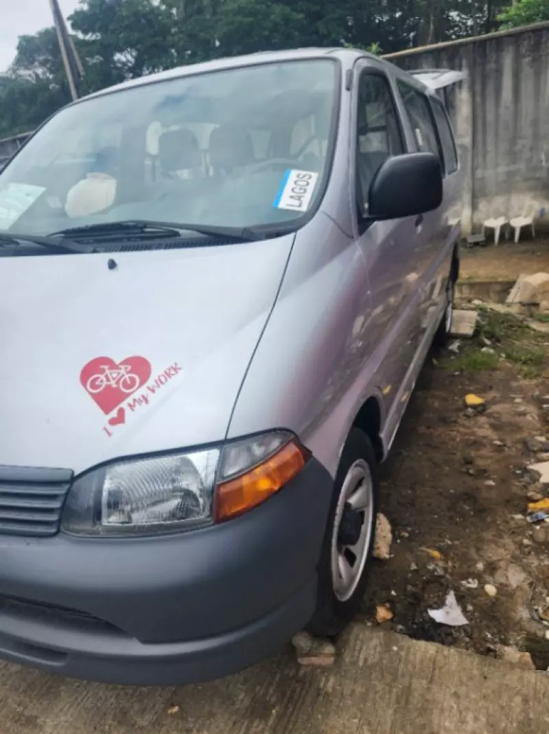 Toyota Hiace   - 2006