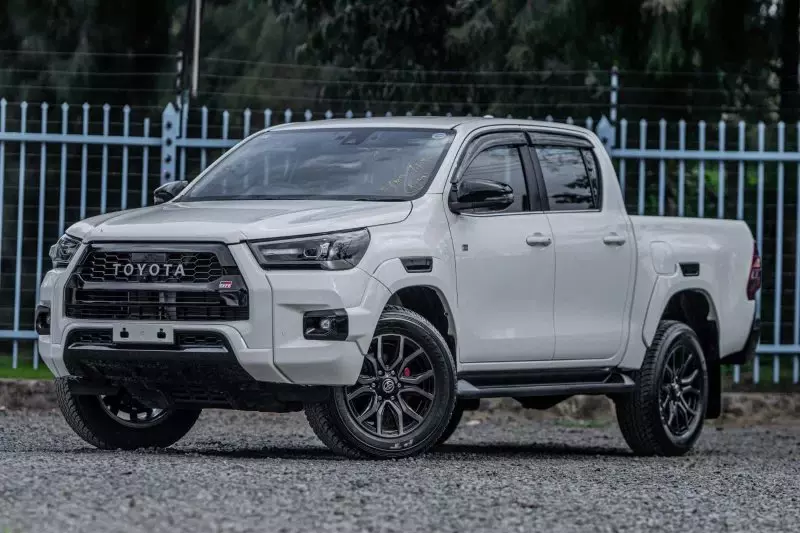 TOYOTA Hilux Revo    - 2022
