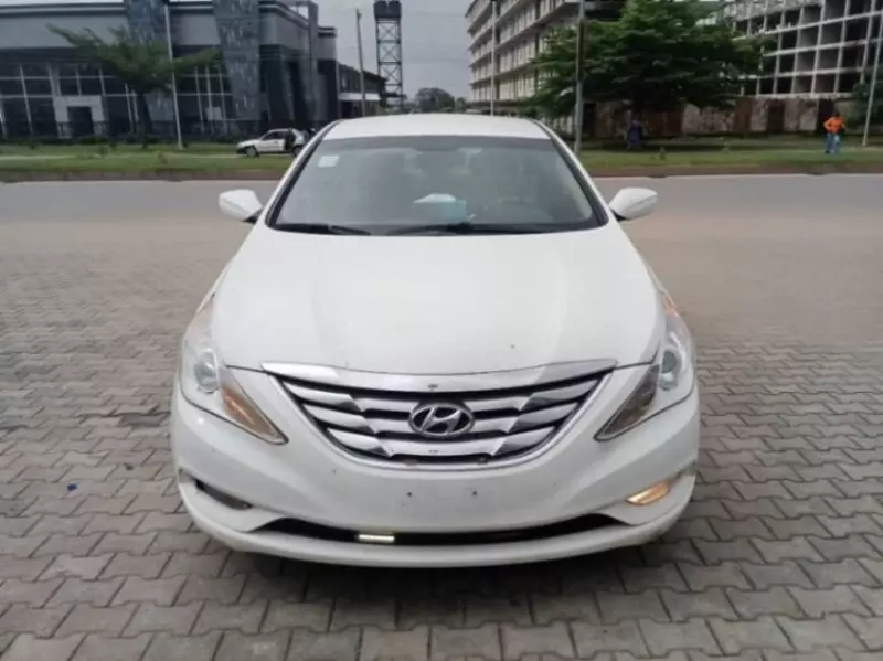 Hyundai Sonata   - 2015