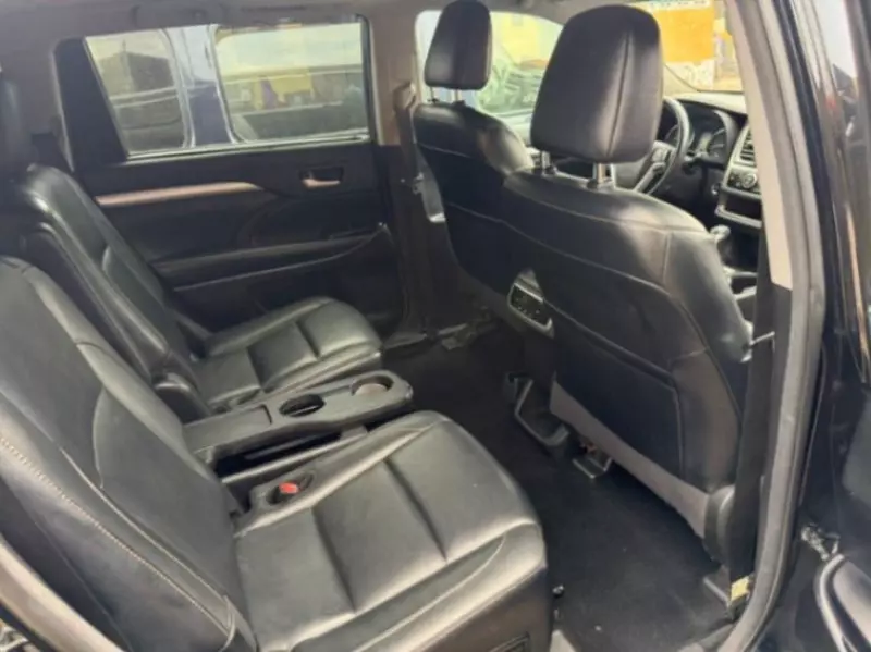 Toyota Highlander   - 2017