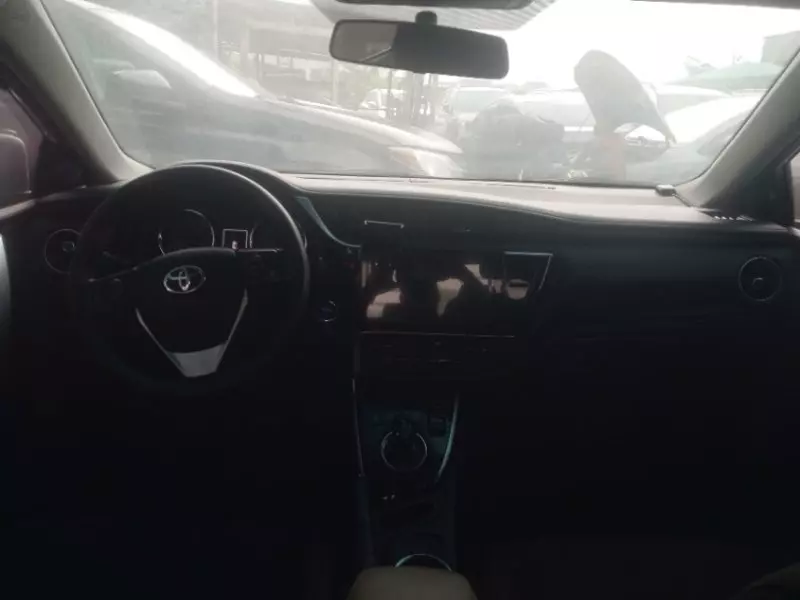 TOYOTA Corolla   - 2018