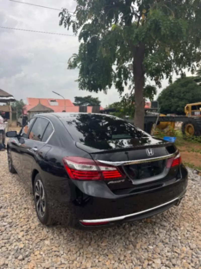 Honda Accord   - 2016