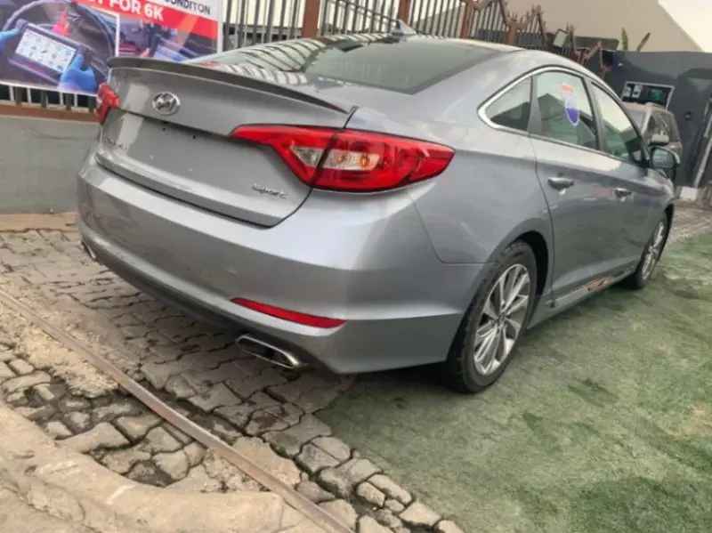 Hyundai Sonata   - 2015