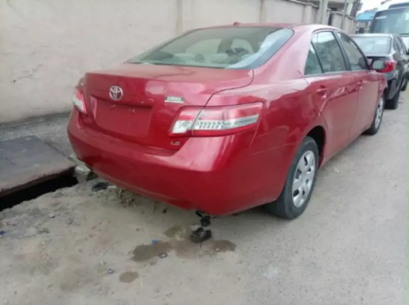 TOYOTA Camry   - 2011