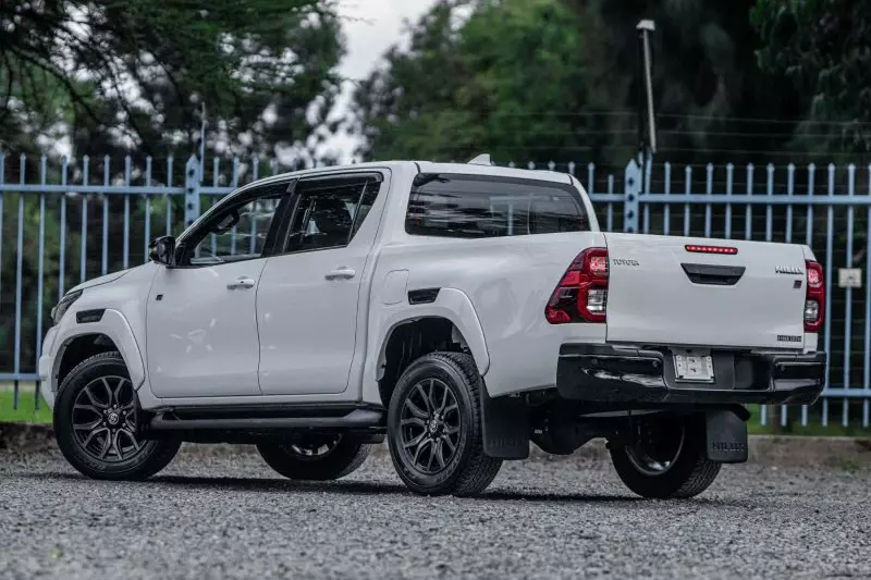 TOYOTA Hilux Revo    - 2022