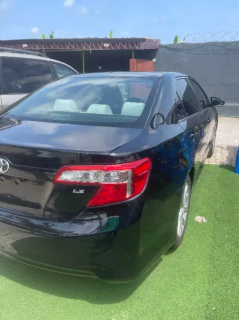 Toyota Camry   - 2013