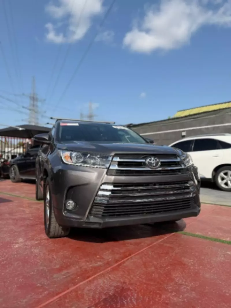 Toyota Highlander   - 2014