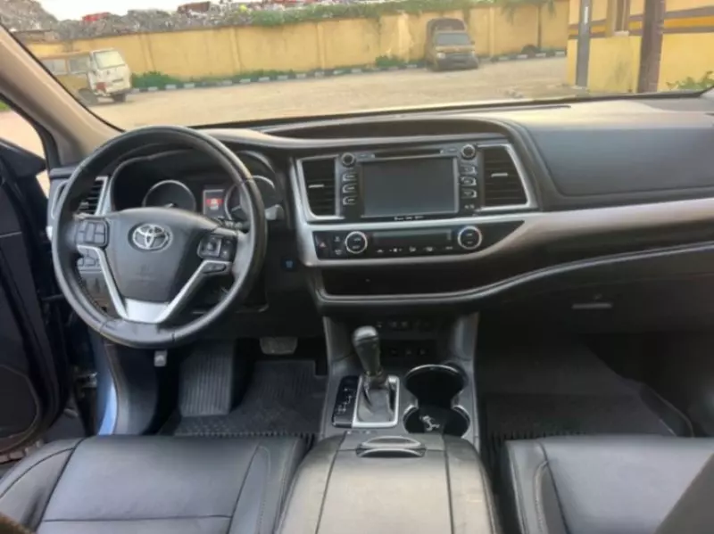 TOYOTA Highlander   - 2017
