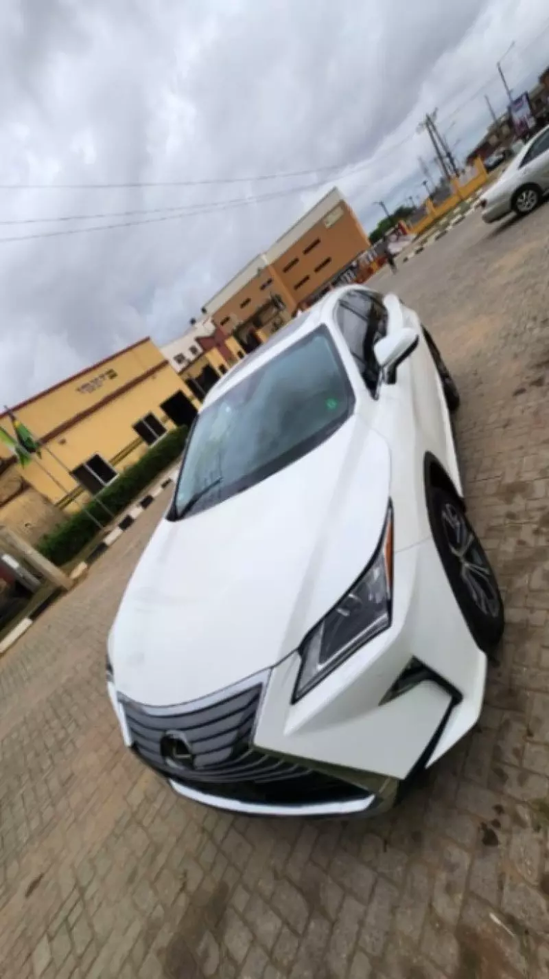 Lexus RX   - 2018