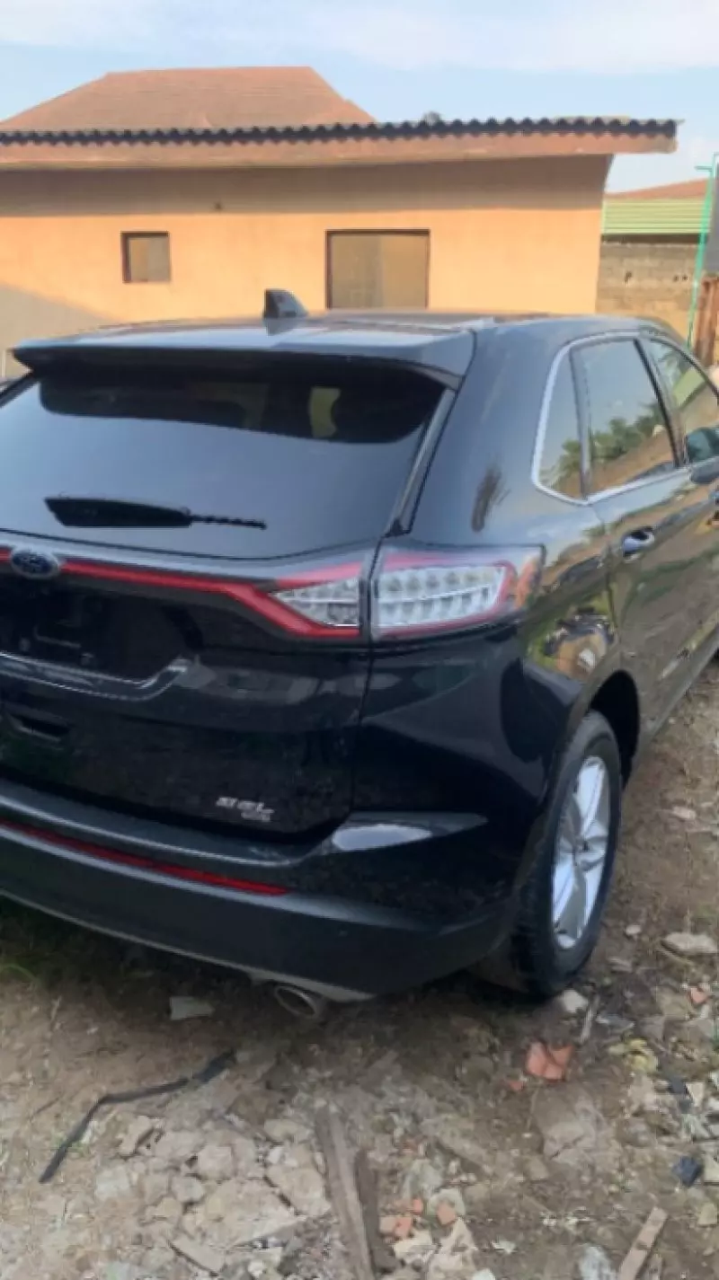 Ford Edge   - 2015