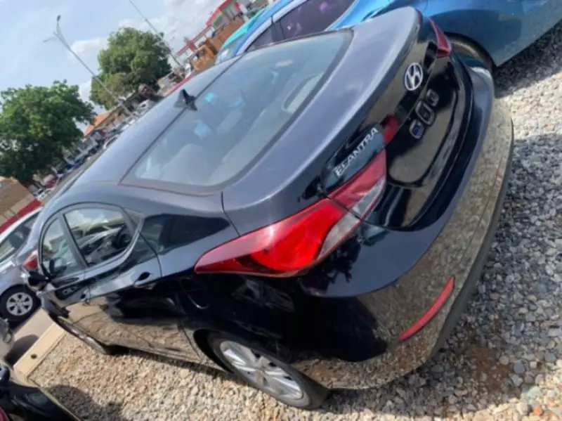 Hyundai Elantra   - 2015
