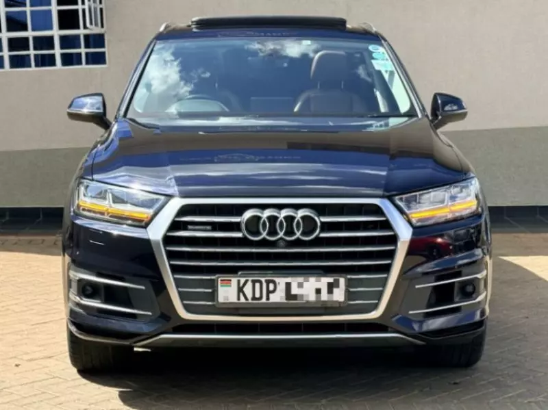 Audi Q7   - 2016
