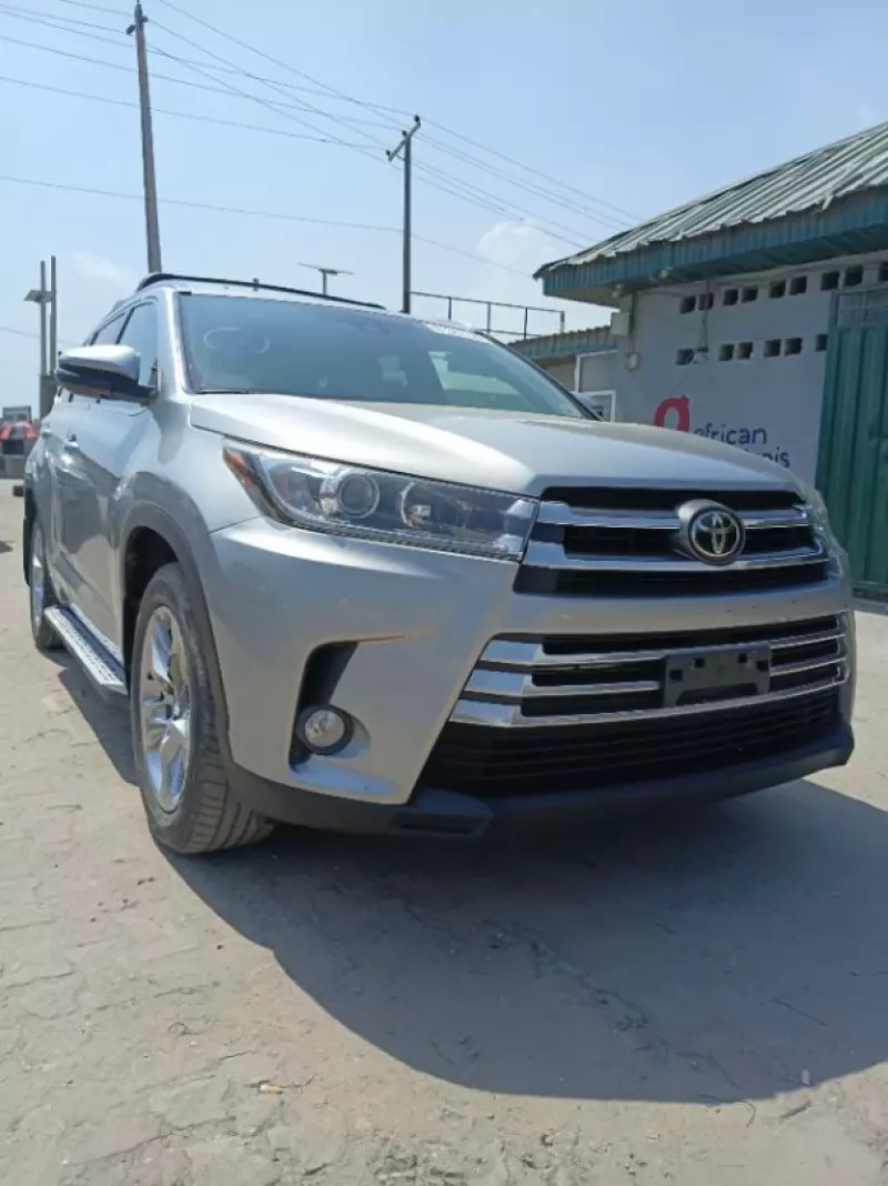 TOYOTA Highlander   - 2017
