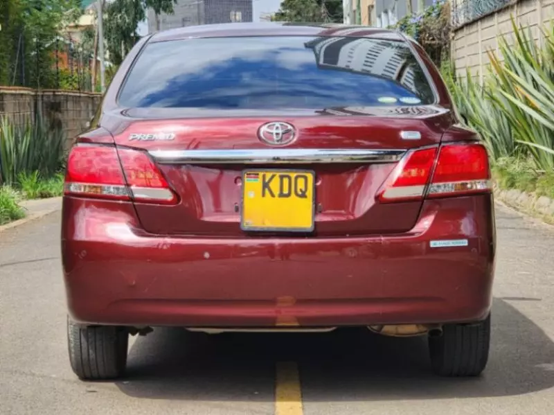 Toyota Premio    - 2017