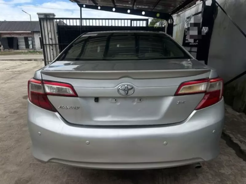 Toyota Camry   - 2014