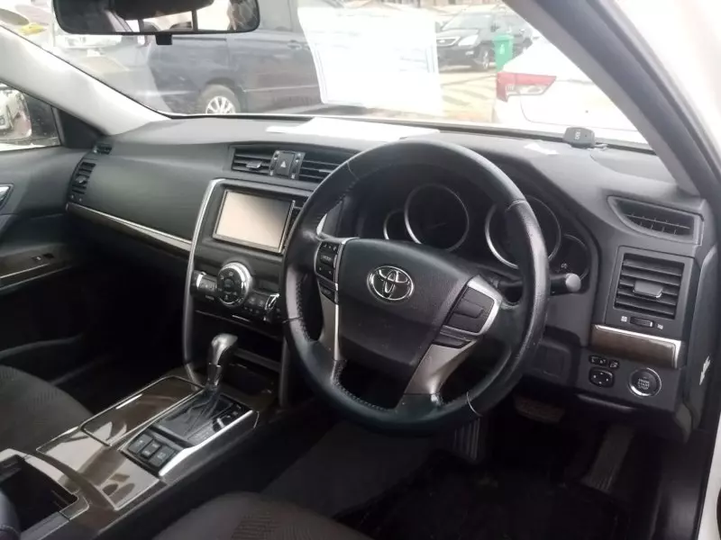 Toyota Mark X   - 2013