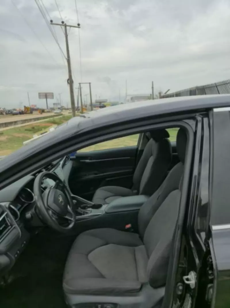 Toyota Camry   - 2018