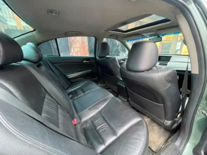 Honda Accord - 2010