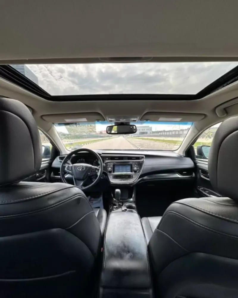 Toyota Avalon   - 2017