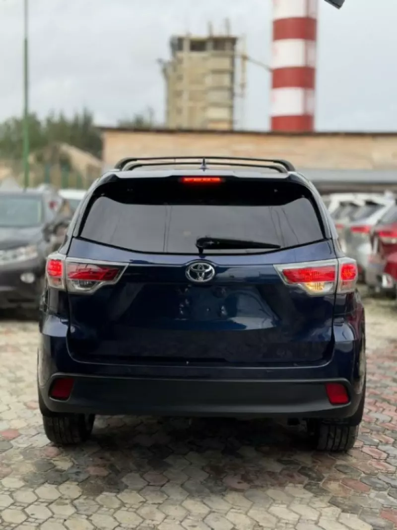 TOYOTA Highlander   - 2016