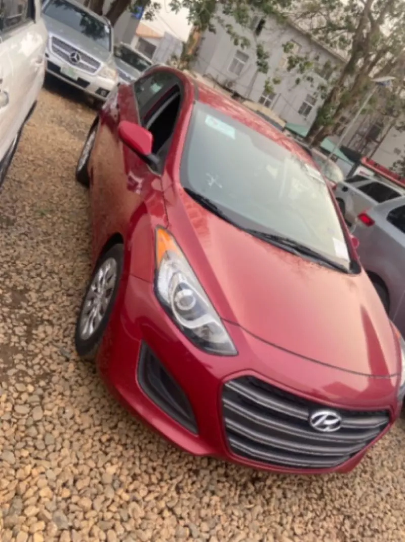 Hyundai Elantra GT - 2017