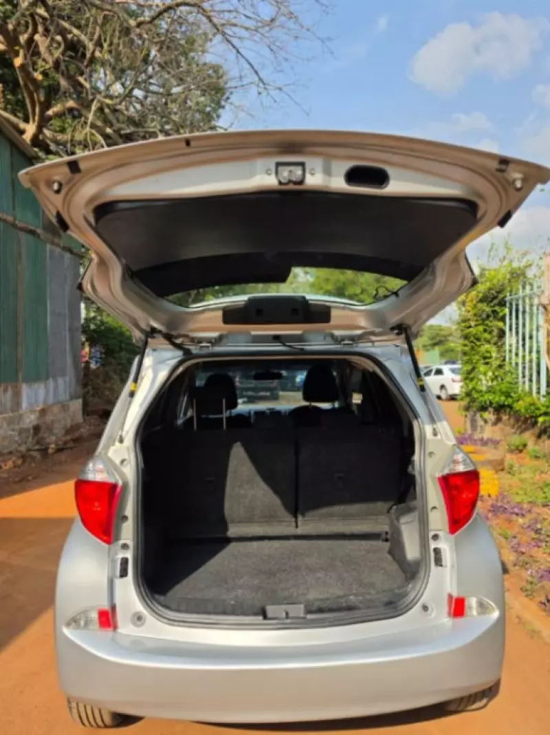 TOYOTA Ractis - 2013