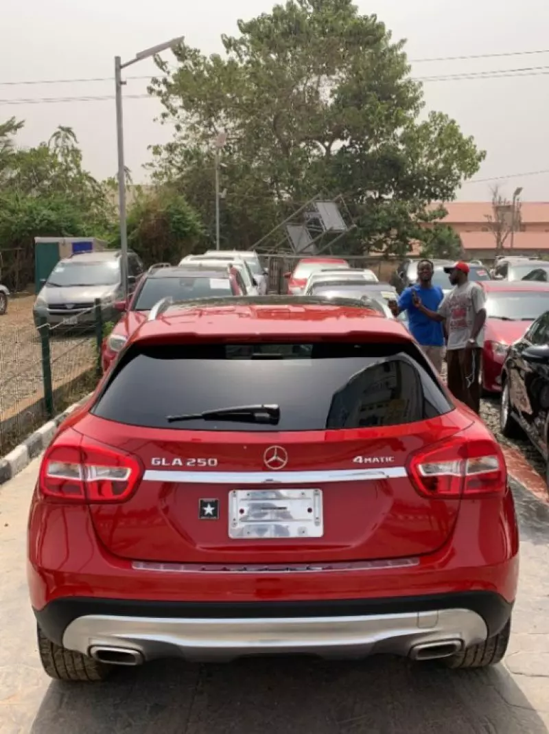 Mercedes-Benz GLA-Class   - 2017