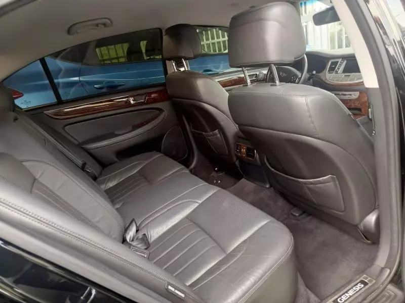Hyundai Genesis   - 1981