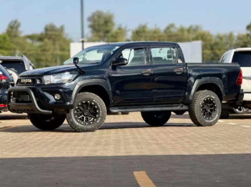 Toyota Hilux   - 2018