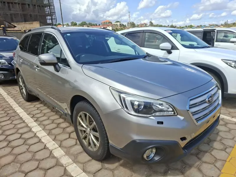 Subaru Outback   - 2016