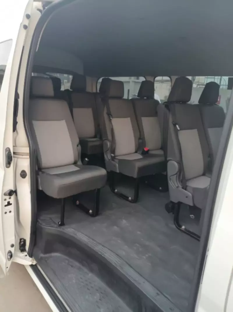 TOYOTA Hiace   - 2019