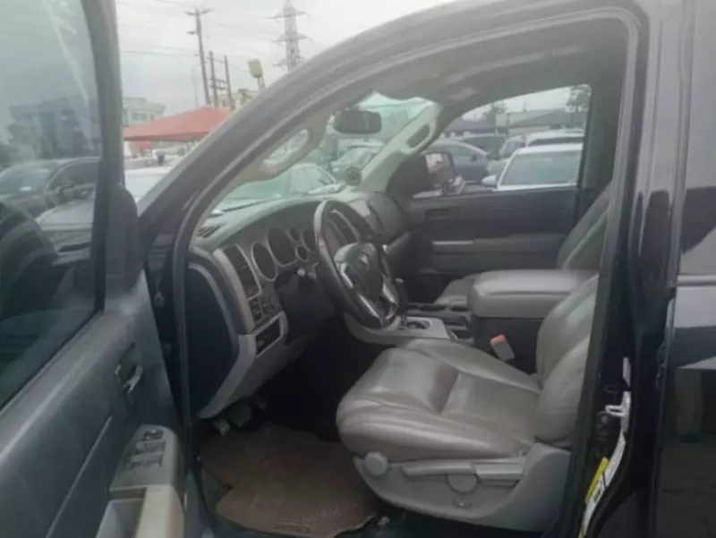 TOYOTA Tundra - 2013