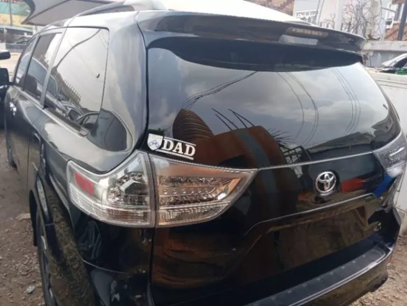 Toyota Sienna   - 2017