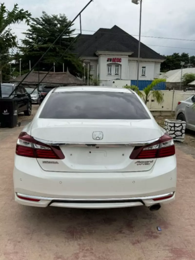 Honda Accord - 2017