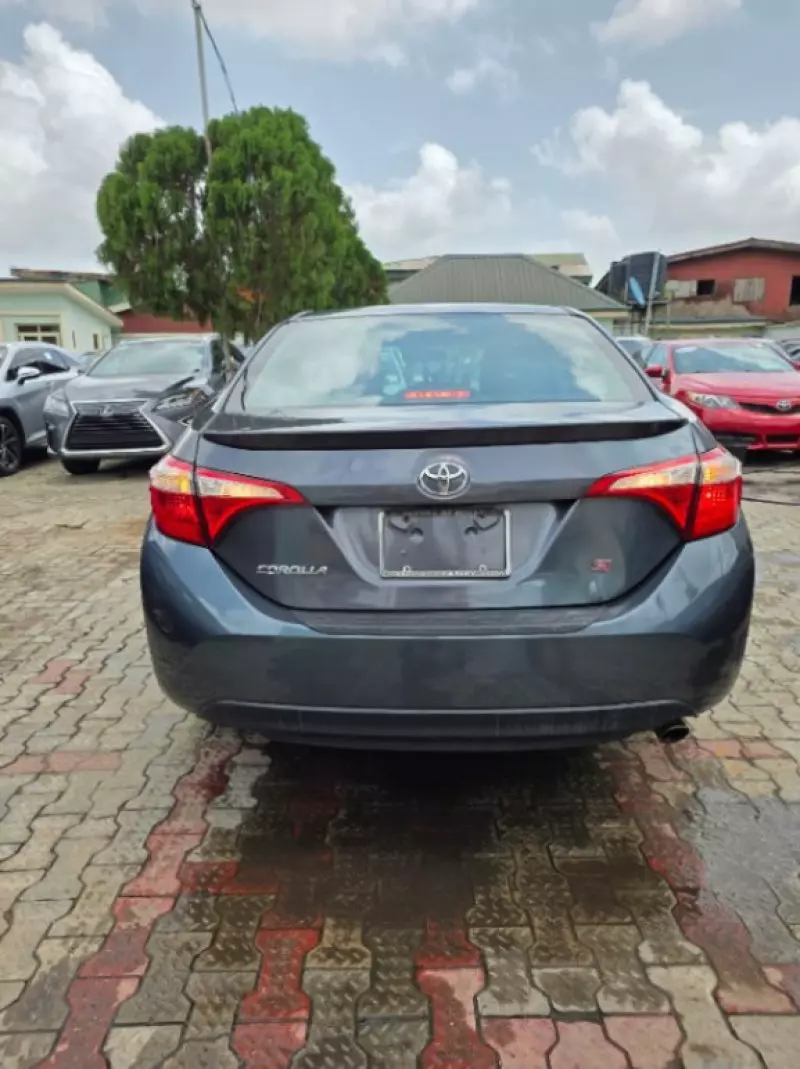 TOYOTA Corolla   - 2015