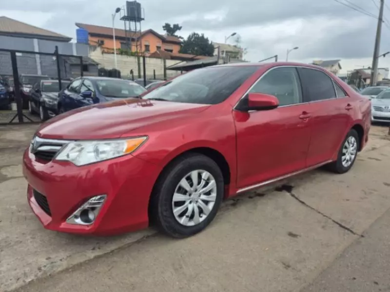 TOYOTA Camry   - 2012