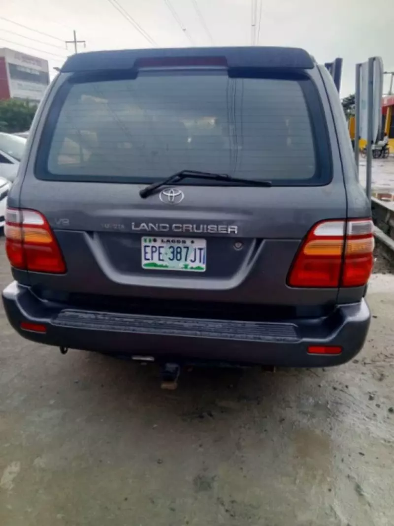 Toyota Land Cruiser   - 2000