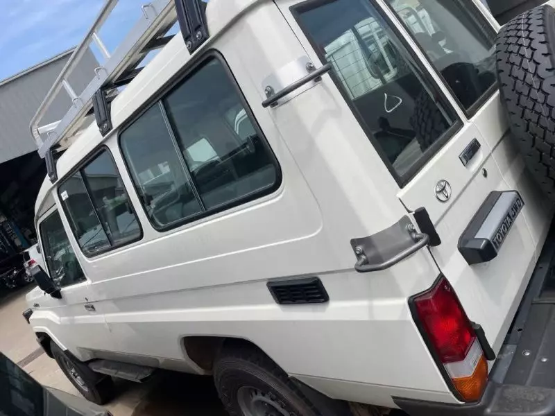 Toyota Land Cruiser Trooper   - 2026